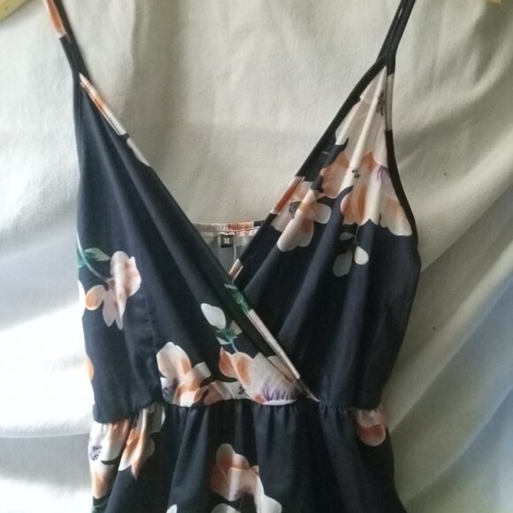 NWT Ultranice Floral Midi Dress, Size M - Picture 3 of 5